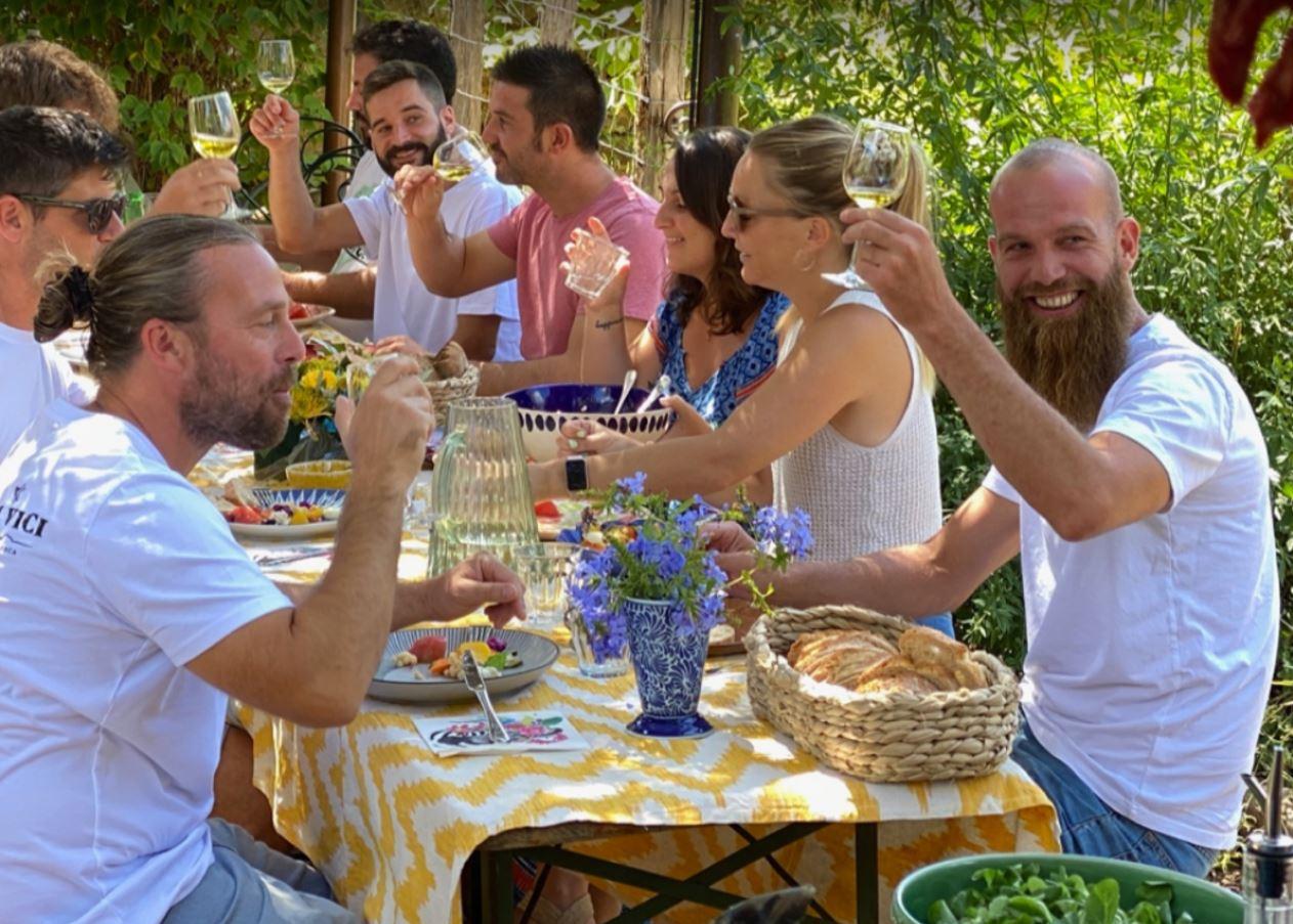 Aviko-joy-around-table